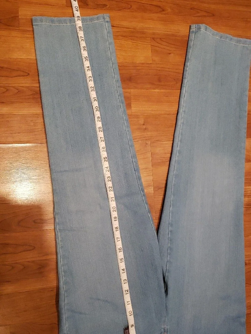 Gloria Vanderbilt Light Blue Straight Leg Jeans